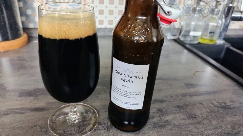 První "skutečné pivo" - Kutnohorský Ajťák Porter