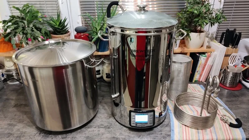 Pivovar Brewster Beacon 40 v zátiší